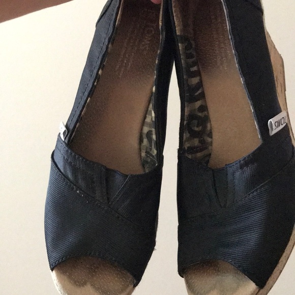 Toms - Picture 3 of 3